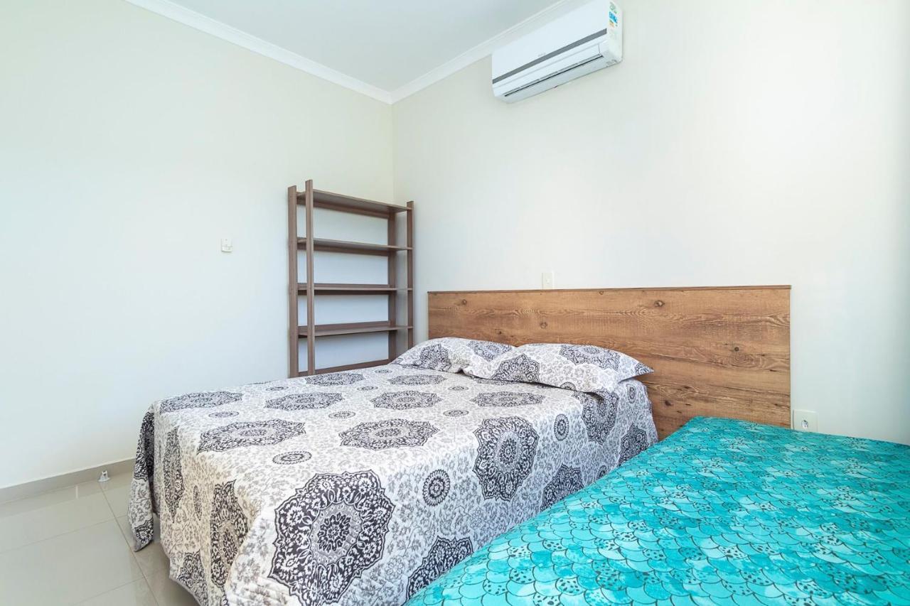 Aluguel de Apartamento 3 quartos sendo 1 suíte para 7 pessoas à 100 metros do mar em Bombas Bombinhas Esterno foto