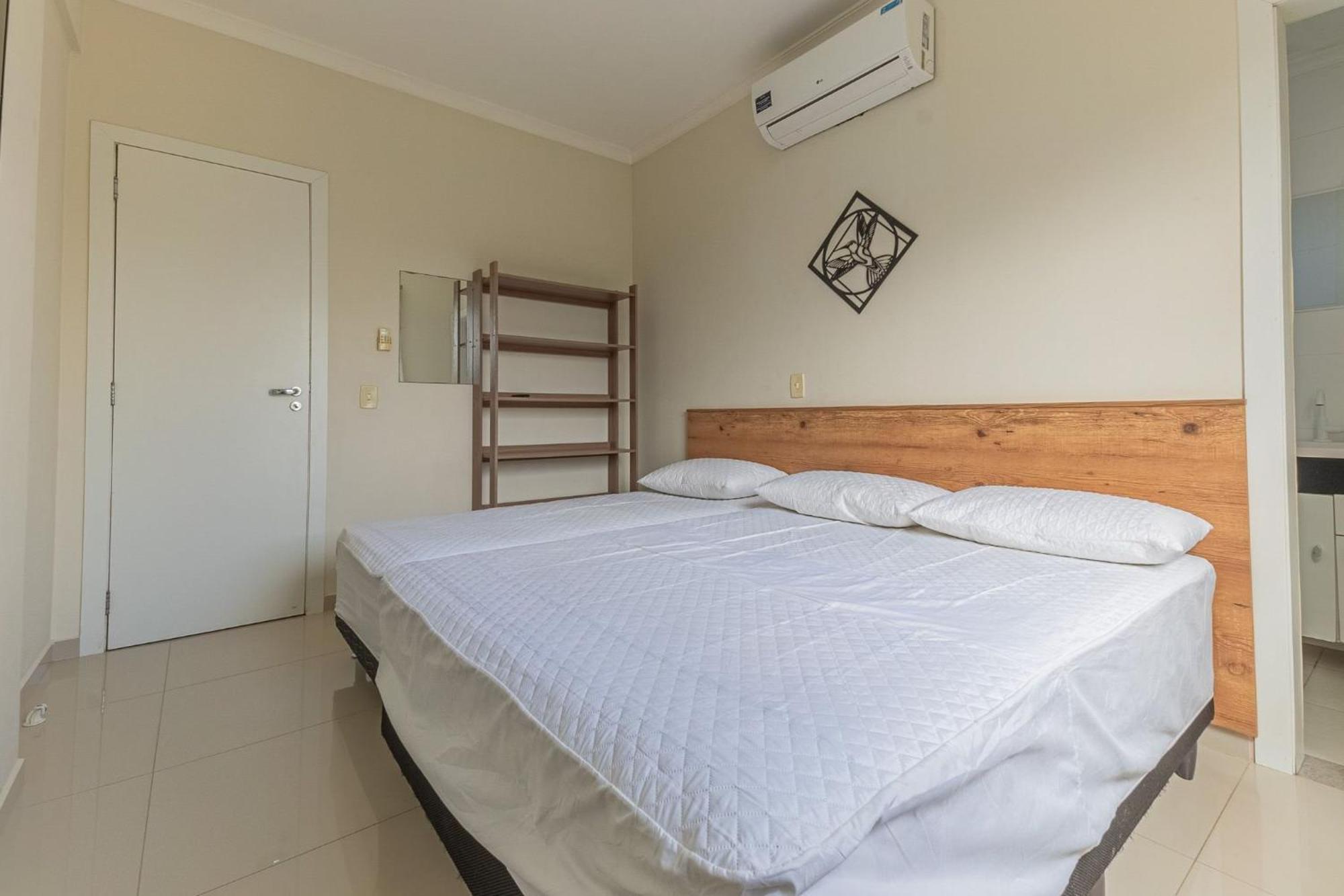 Aluguel de Apartamento 3 quartos sendo 1 suíte para 7 pessoas à 100 metros do mar em Bombas Bombinhas Esterno foto